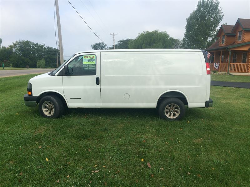2004 GMC Savana for sale by owner in MARSEILLES