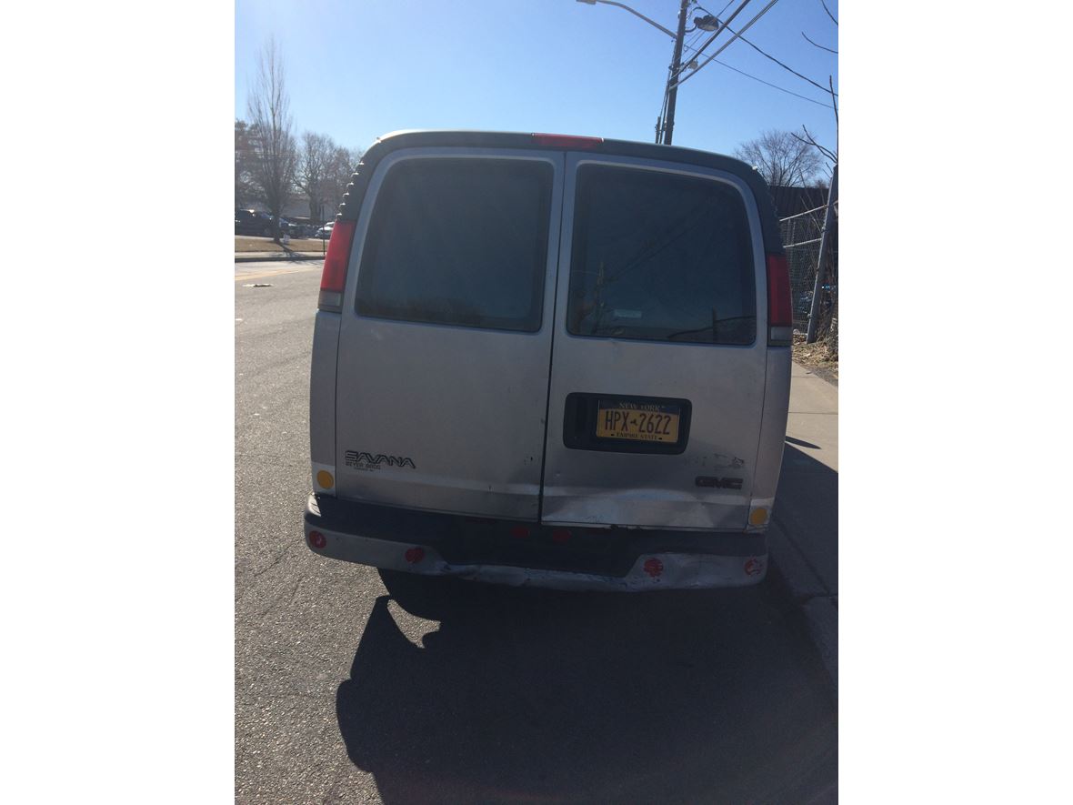 1998 GMC Savana Cargo for sale by owner in Elmont