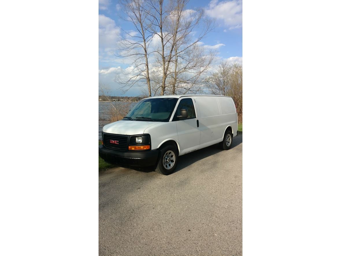 2009 GMC Savana Cargo for sale by owner in Spring Lake