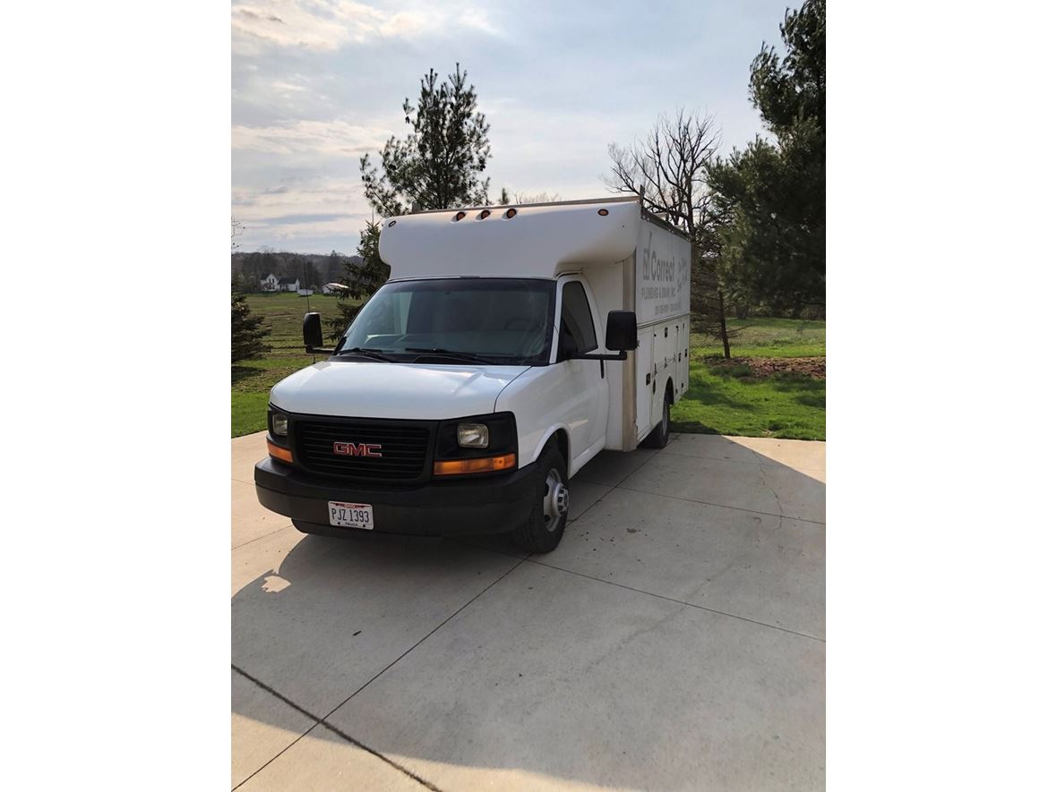 2008 GMC Savana cutaway utility truck by Owner Hinckley, OH 44233