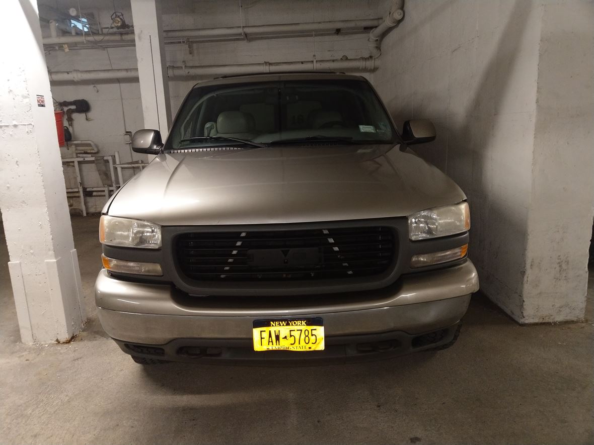 2000 GMC Yukon for sale by owner in Floral Park