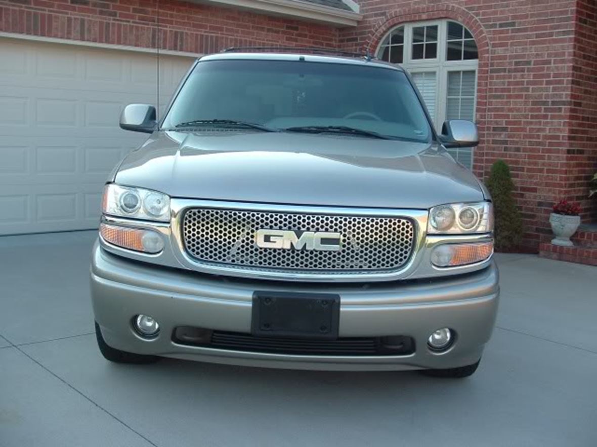 2001 GMC Yukon for sale by owner in Englewood
