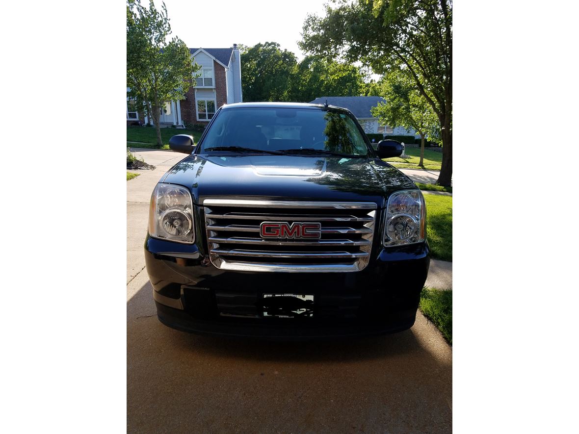 2008 GMC Yukon for sale by owner in Fenton