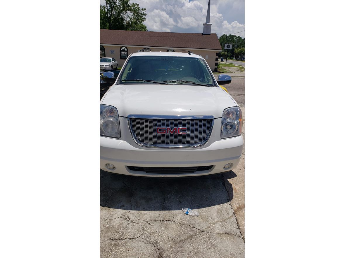 2008 GMC Yukon for sale by owner in Jacksonville