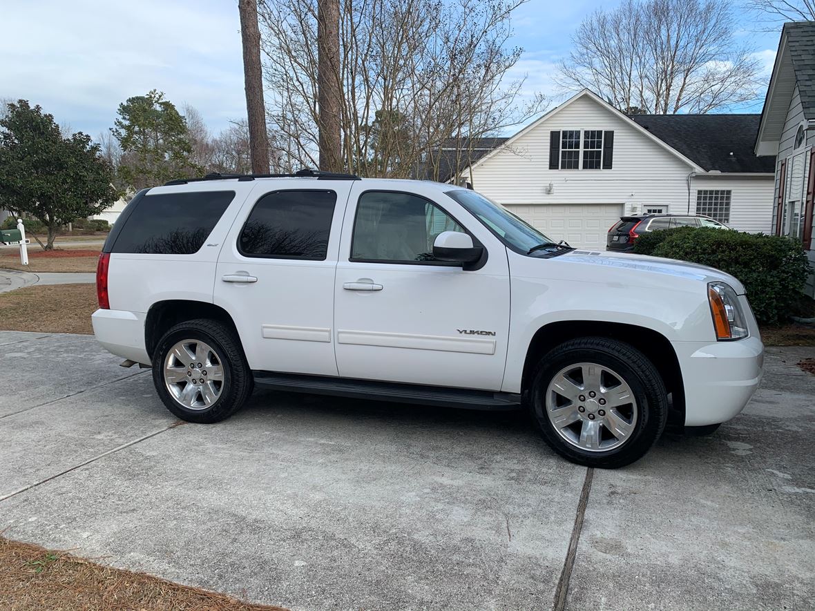 2011 GMC Yukon for sale by owner in Wilmington