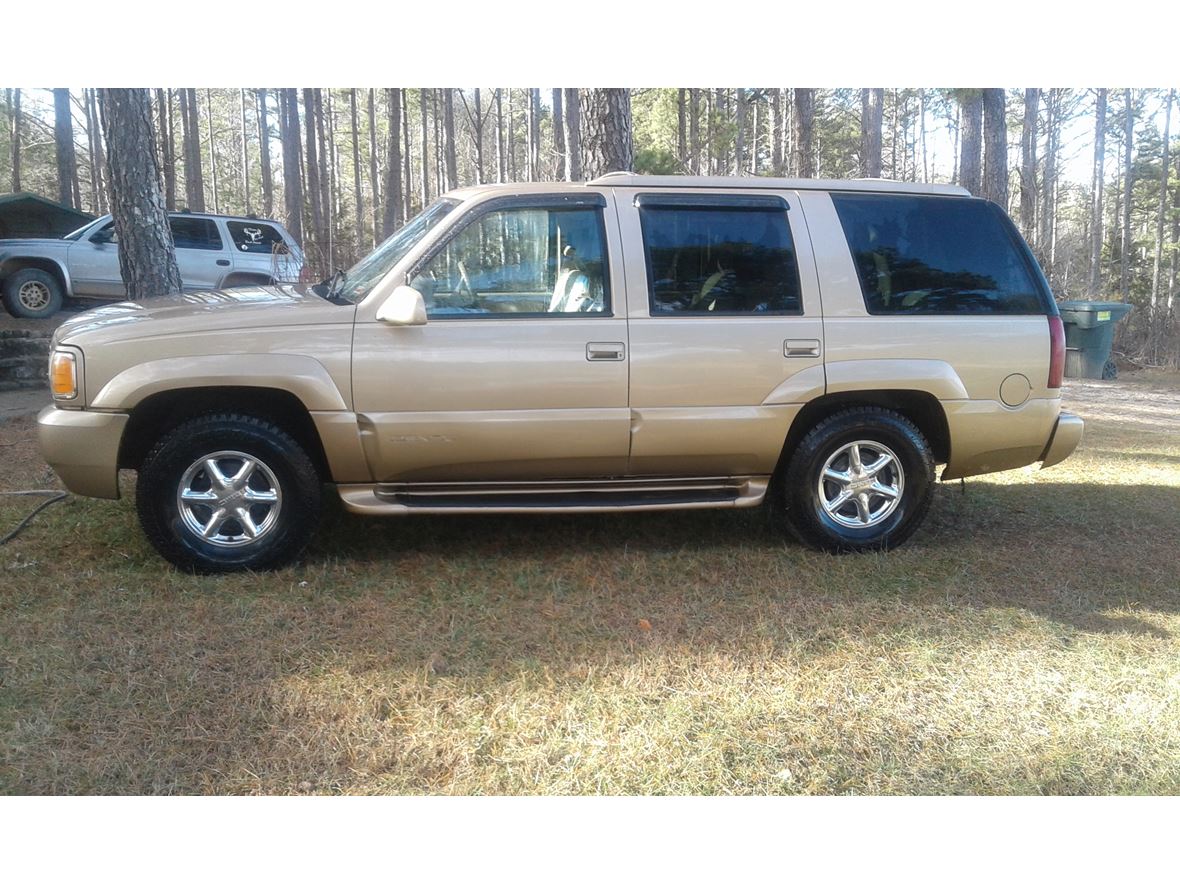 2000 GMC Yukon Denali for Sale by Owner in Birch Tree, MO 65438