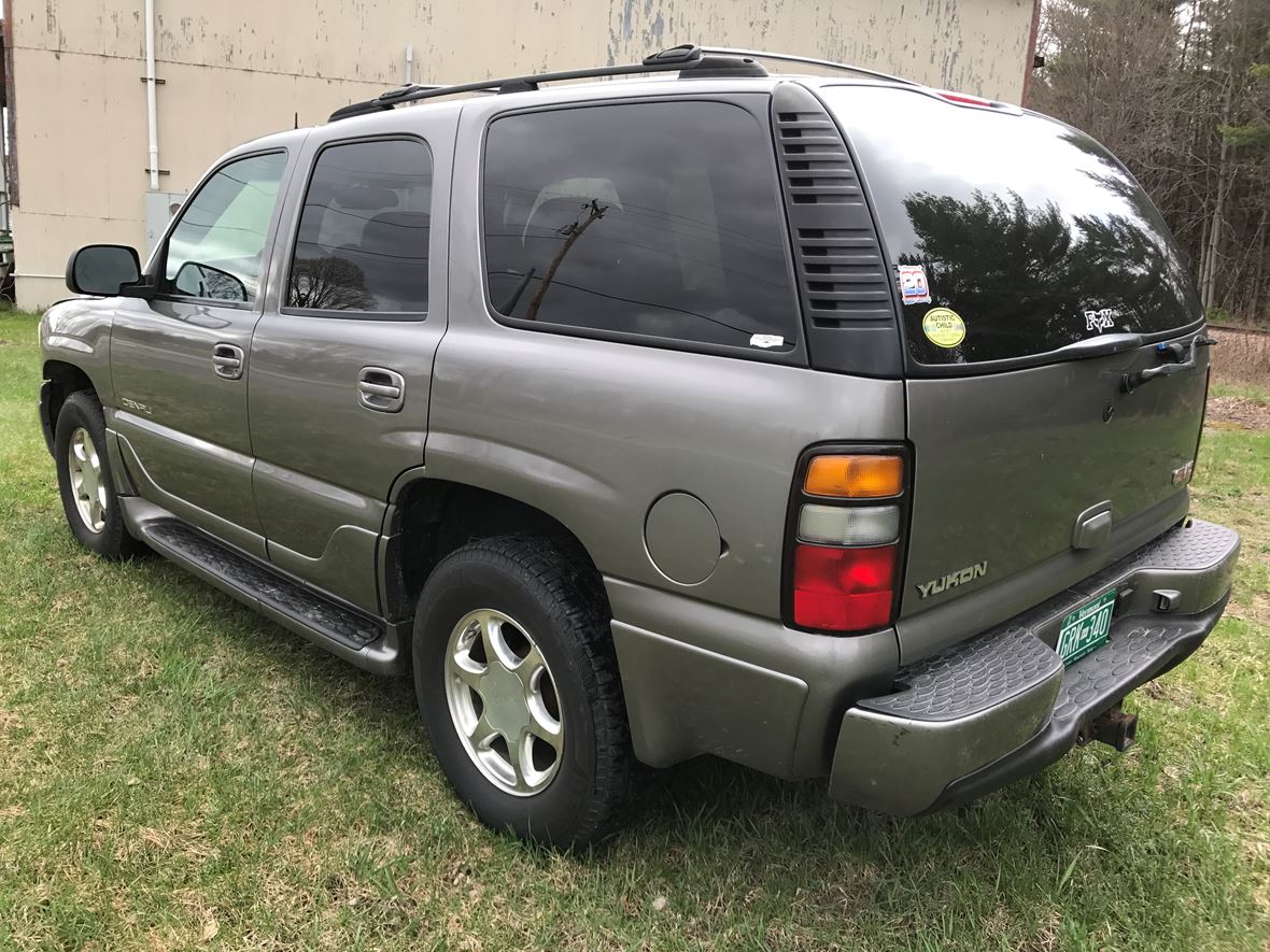 2005 GMC Yukon Denali for sale by owner in Pittsford