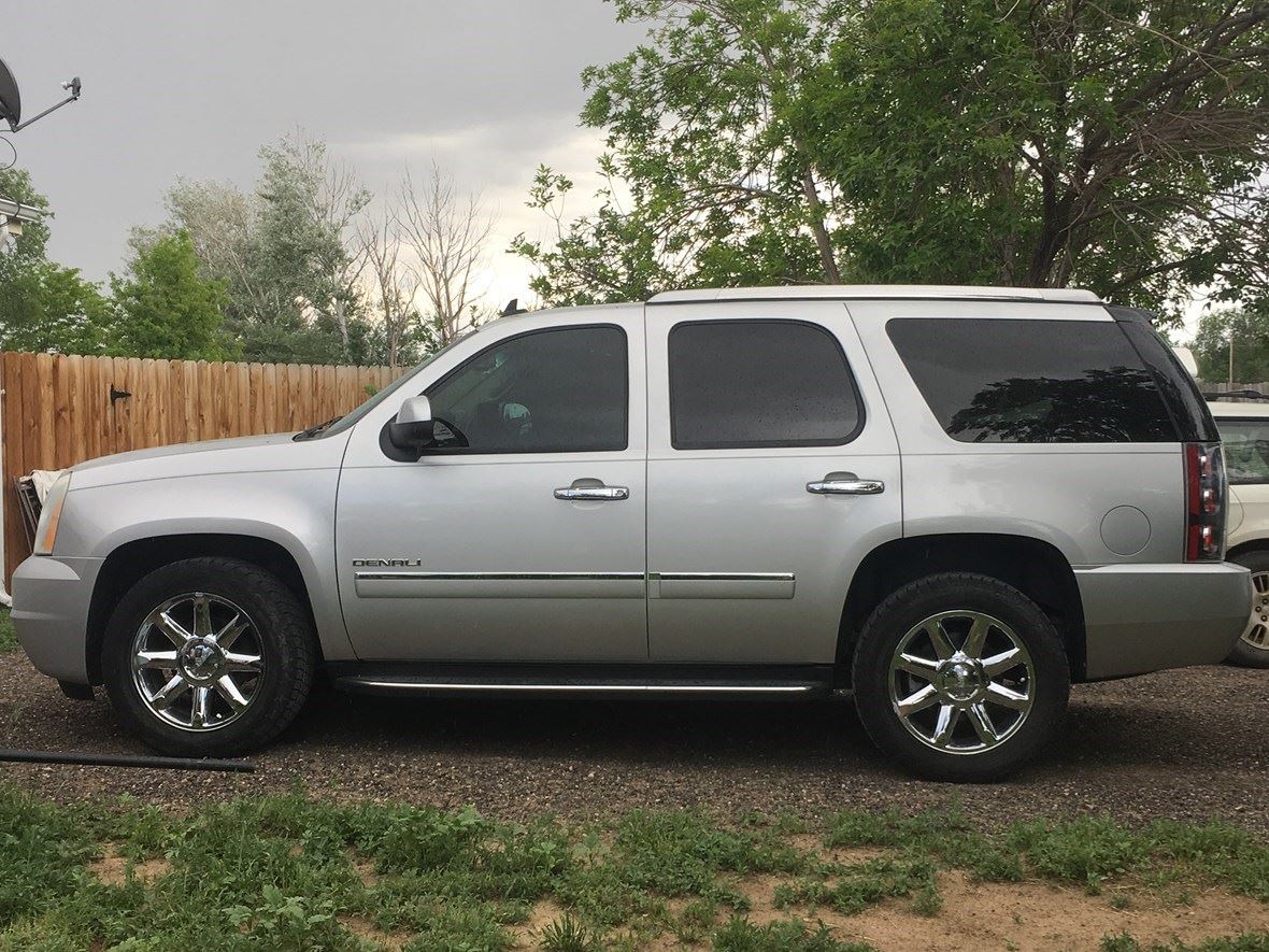 2010 GMC Yukon Denali for sale by owner in Fort Lupton
