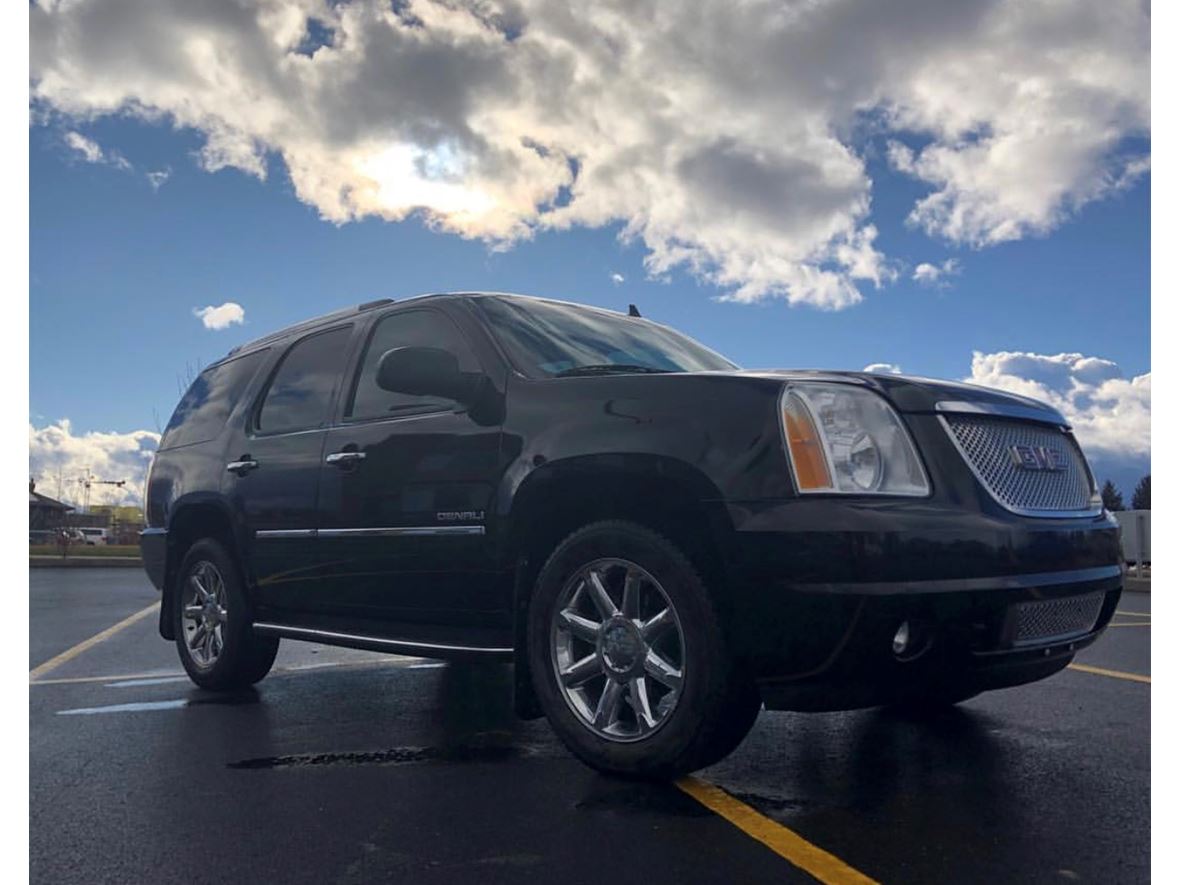 2011 GMC Yukon Denali for sale by owner in Kalispell