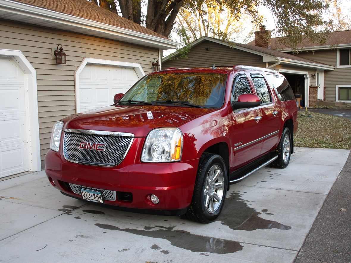 2012 GMC Yukon Denali for sale by owner in Andover