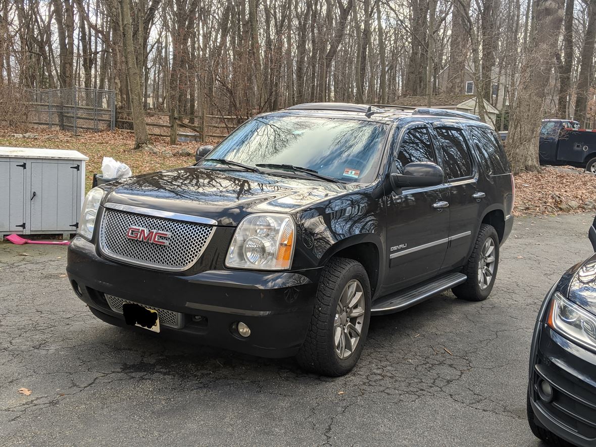 2012 GMC Yukon Denali for sale by owner in Chester