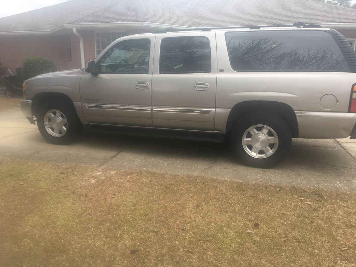 2004 GMC Yukon XL for sale by owner in Navarre