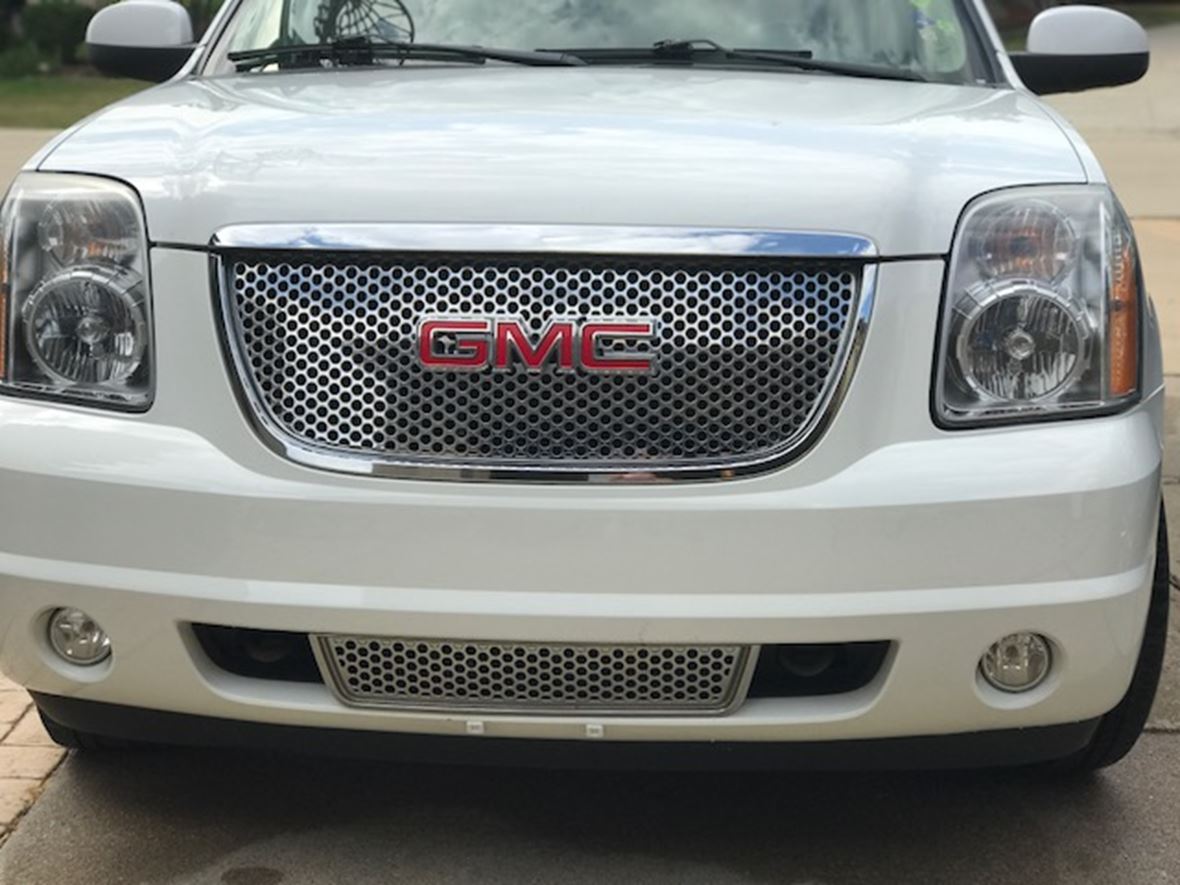 2008 GMC Yukon XL for sale by owner in West Bloomfield