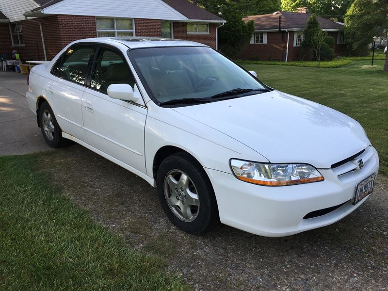 1998 Honda Accord for sale by owner in Broadview Heights