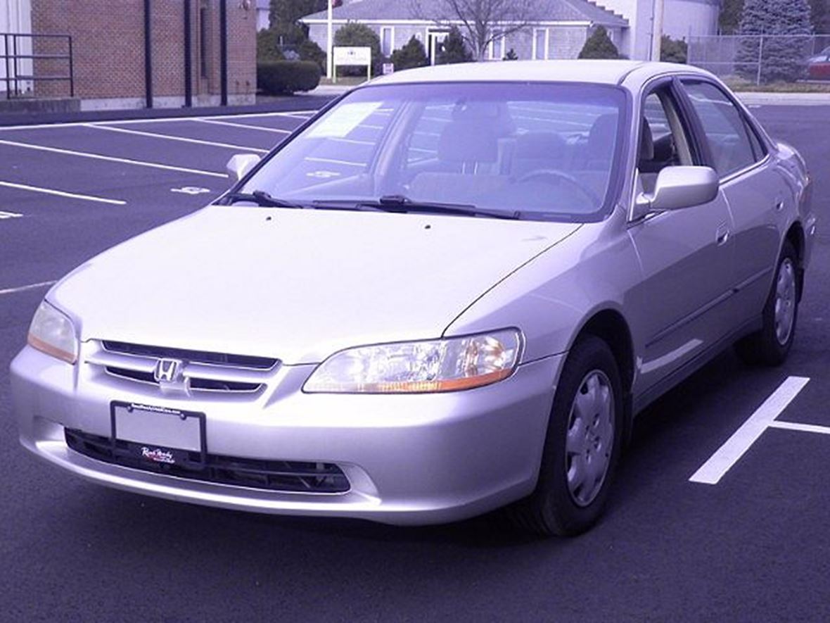 1999 Honda Accord for sale by owner in Lynn