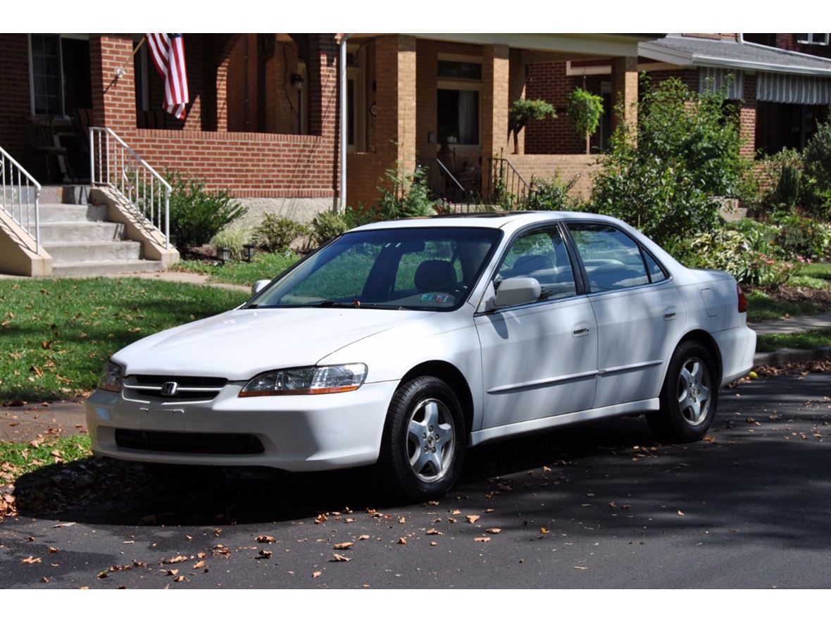 2000 Honda Accord for sale by owner in Altadena