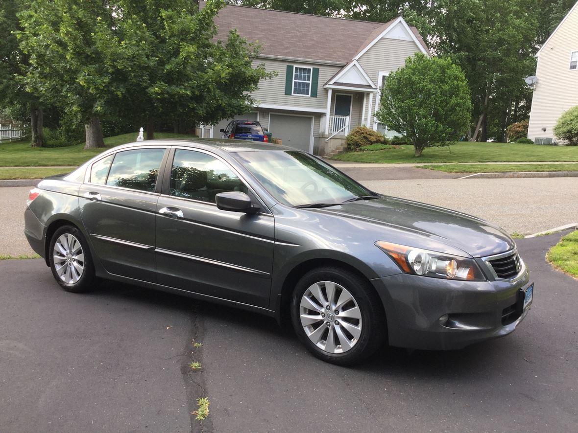 2010 Honda Accord for sale by owner in Manchester