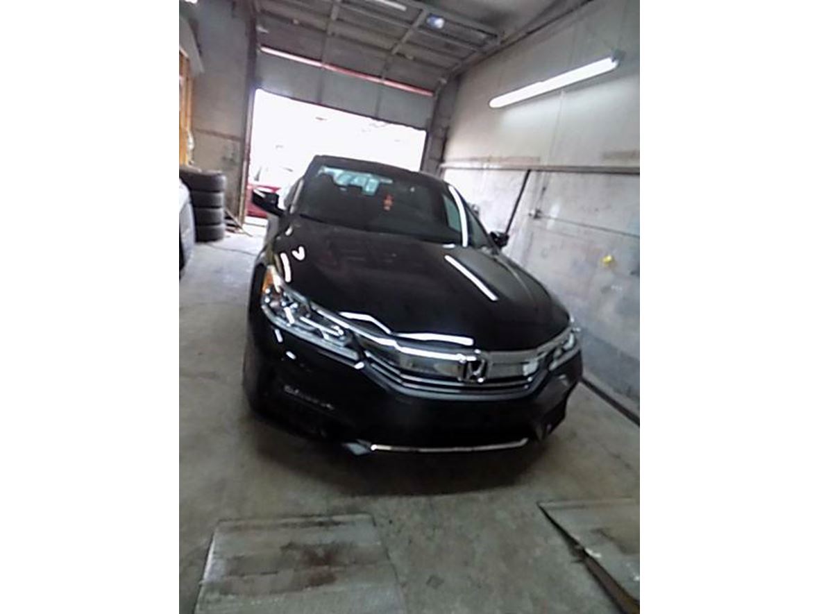 2016 Honda Accord for sale by owner in Lawrence