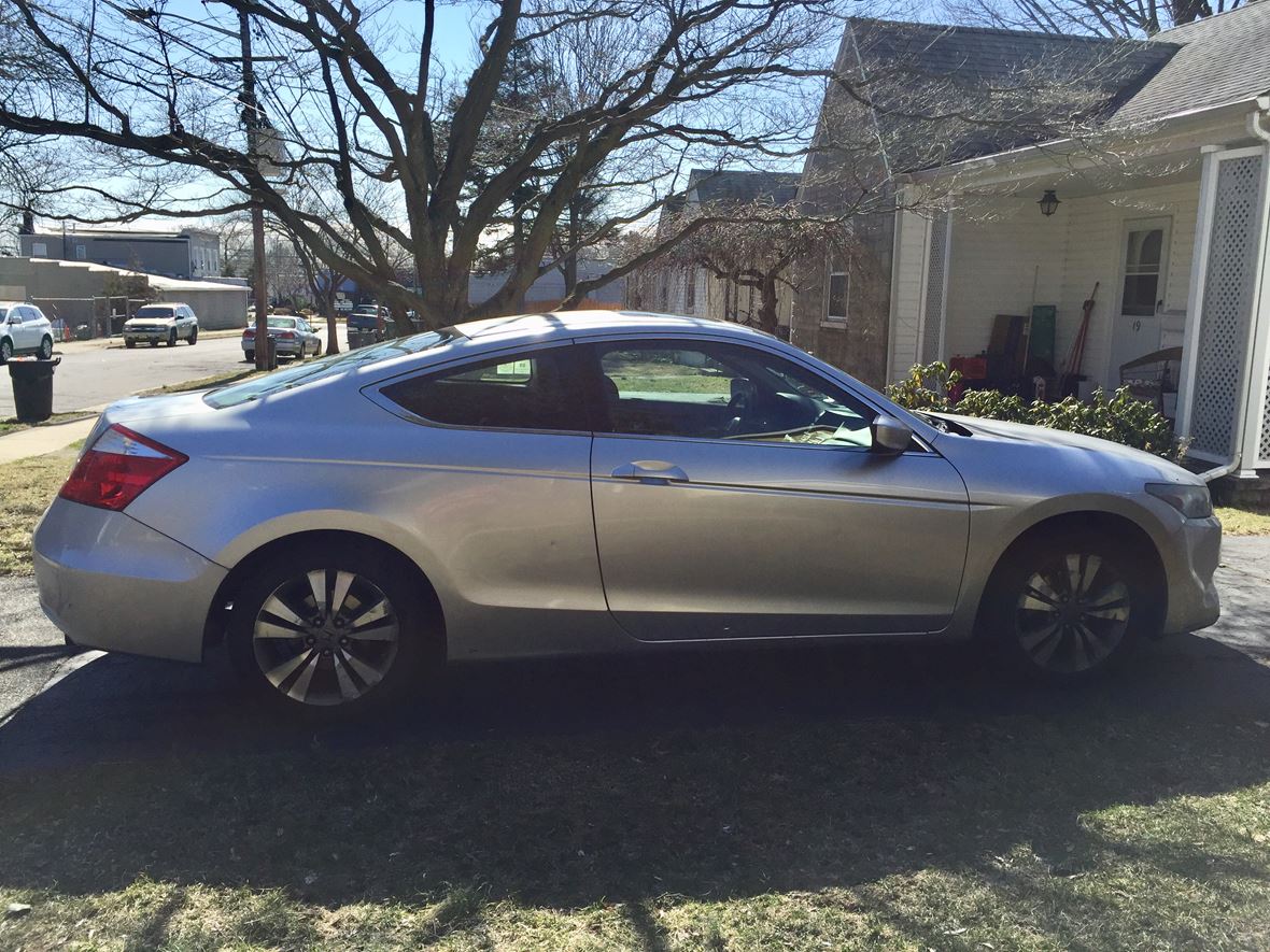 2009 Honda Accord Coupe for sale by owner in Clifton