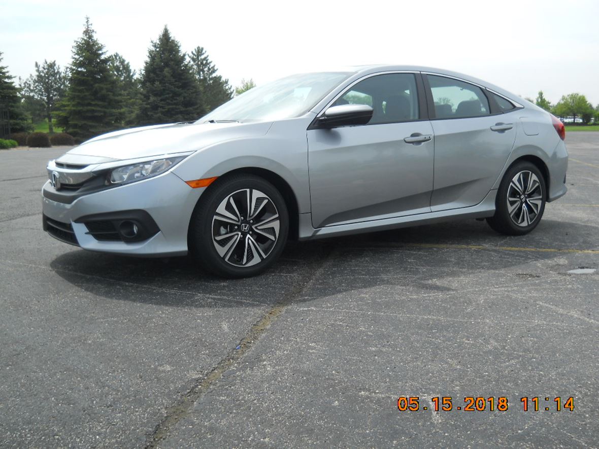 2016 Honda Civic for sale by owner in Crown Point