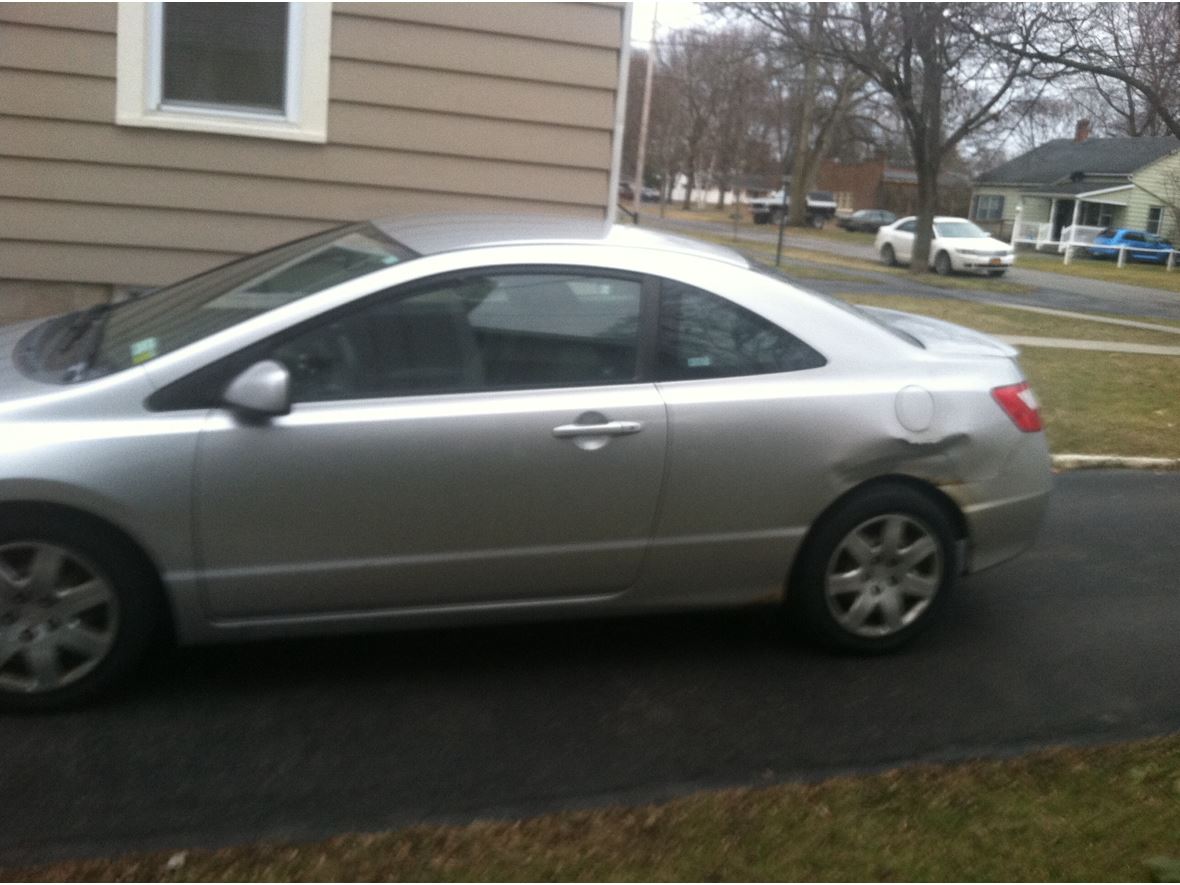 2006 Honda Civic Coupe for sale by owner in Dansville