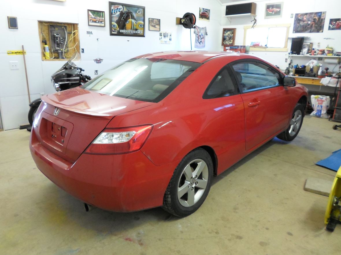 2007 Honda Civic Coupe for sale by owner in Mishicot