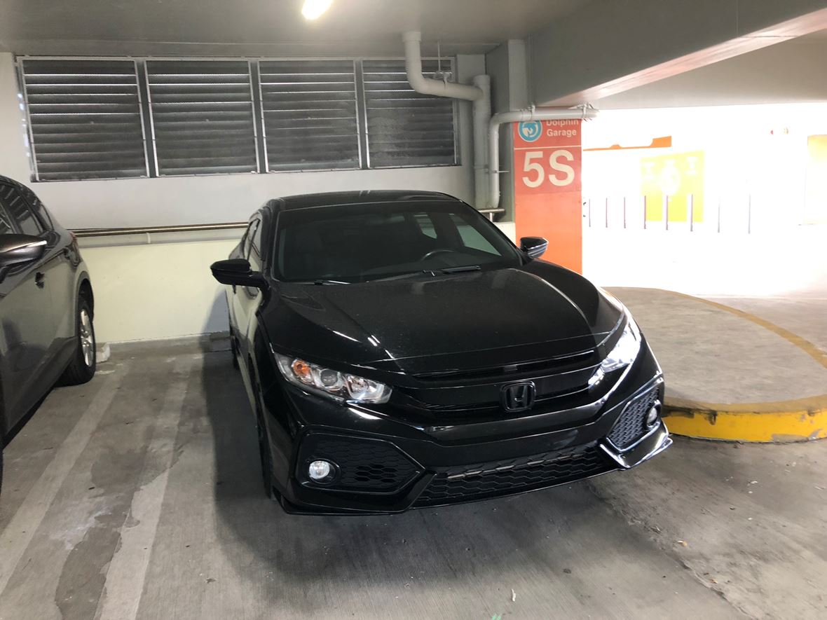 2017 Honda Civic Hatchback for sale by owner in Miami Beach