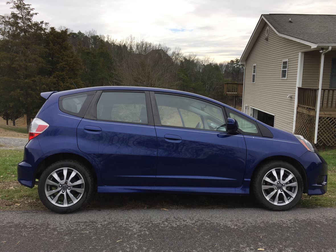 2013 Honda FIT for sale by owner in Sevierville