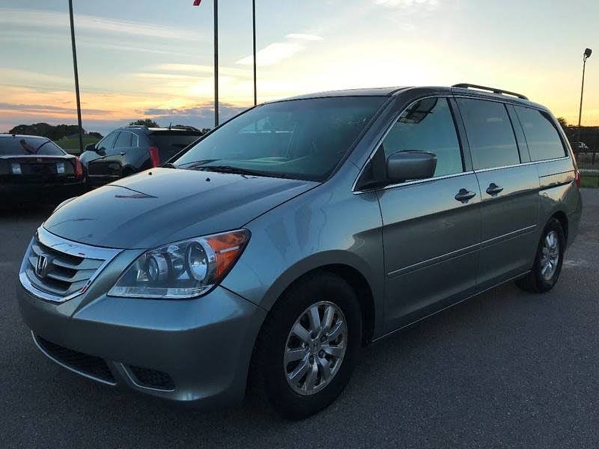 2010 Honda Odyssey for sale by owner in Bell Gardens