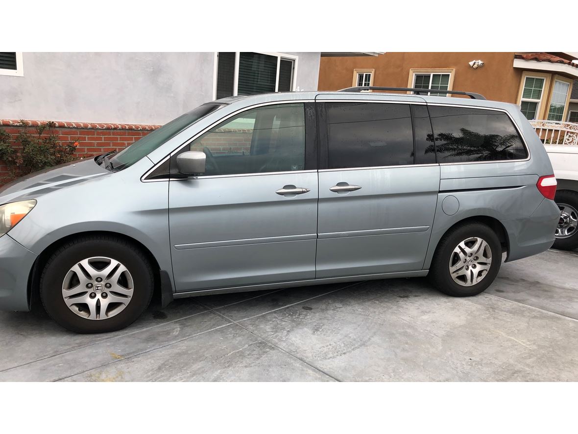 2005 Honda Odyssey EXL for sale by owner in Los Angeles