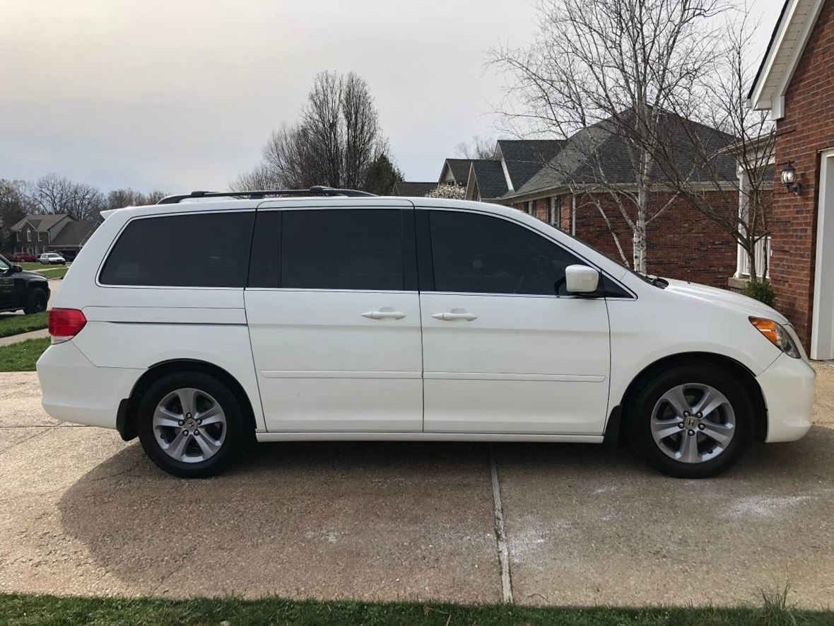 2010 Honda Odyssey Touring Minivan by Owner in Warren, MI 48092