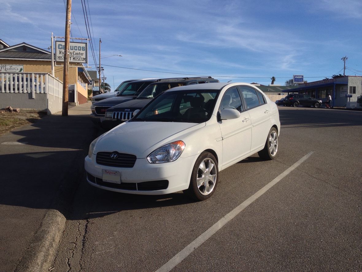2009 Hyundai Accent for sale by owner in Cayucos