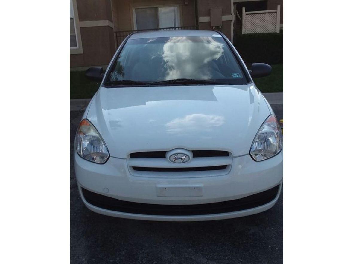 2009 Hyundai Accent for sale by owner in Overland Park