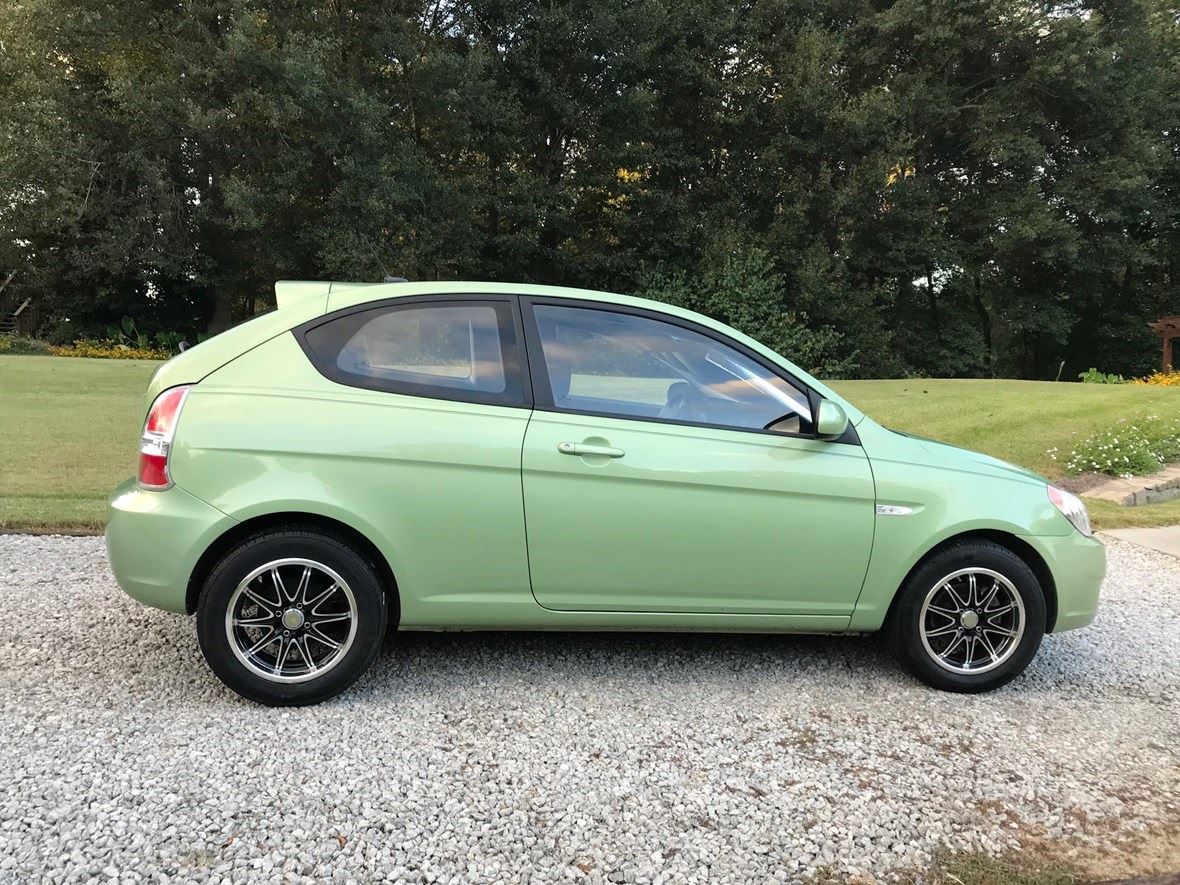 2011 Hyundai Accent for sale by owner in Lawrenceville