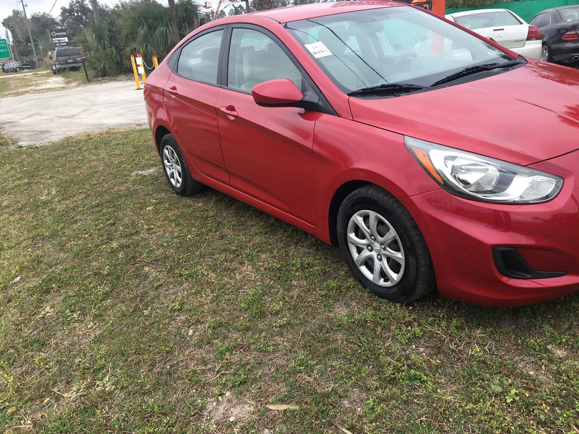 2012 Hyundai Accent for sale by owner in Altamonte Springs