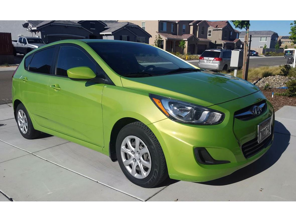 2013 Hyundai Accent for sale by owner in Manteca