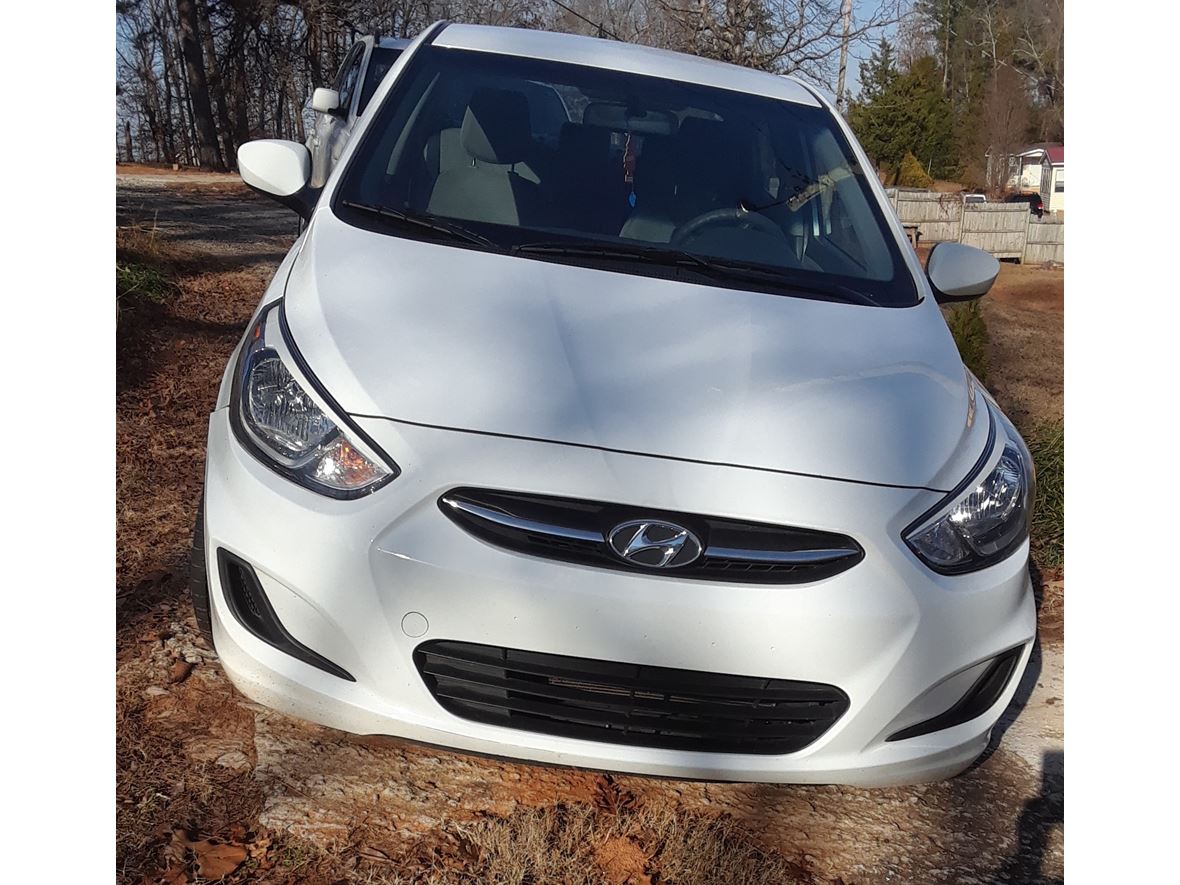2017 Hyundai Accent for sale by owner in Hull