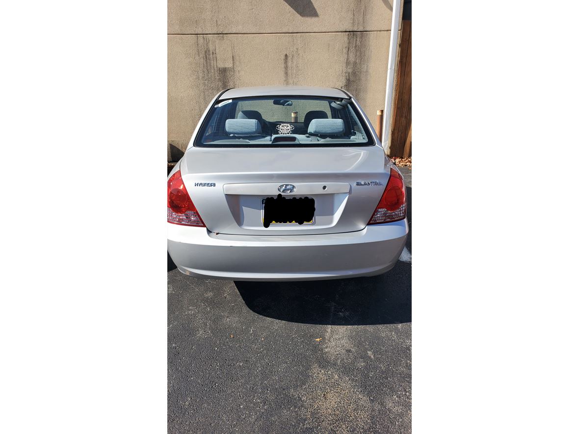 2004 Hyundai Elantra for sale by owner in State College