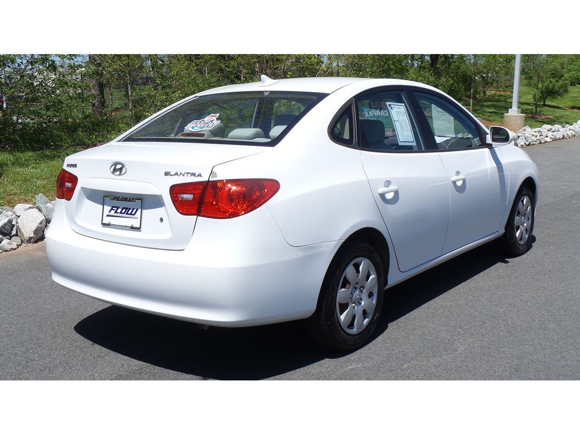 2009 Hyundai Elantra for sale by owner in Greensboro