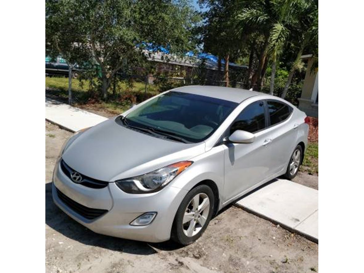 2013 Hyundai Elantra for sale by owner in Fort Lauderdale