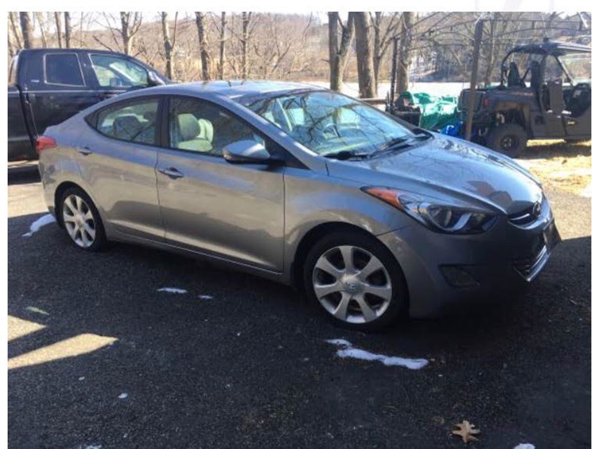 2013 Hyundai Elantra for sale by owner in Newton