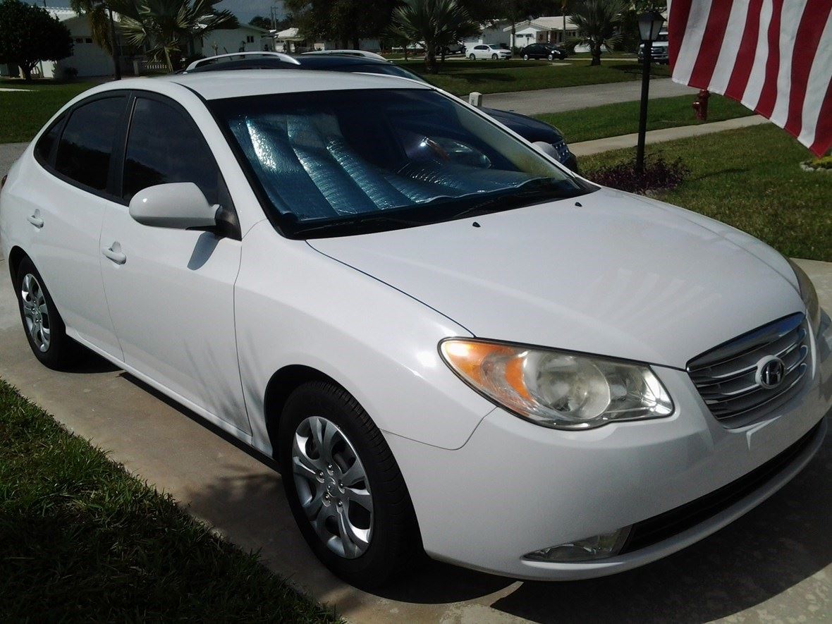 2010 Hyundai Elantra GT for sale by owner in Boynton Beach