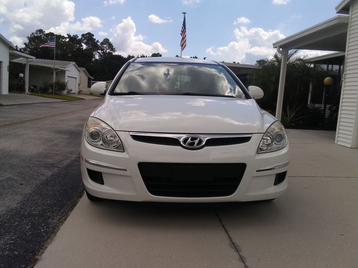 2011 Hyundai Elantra Touring for sale by owner in Wimauma