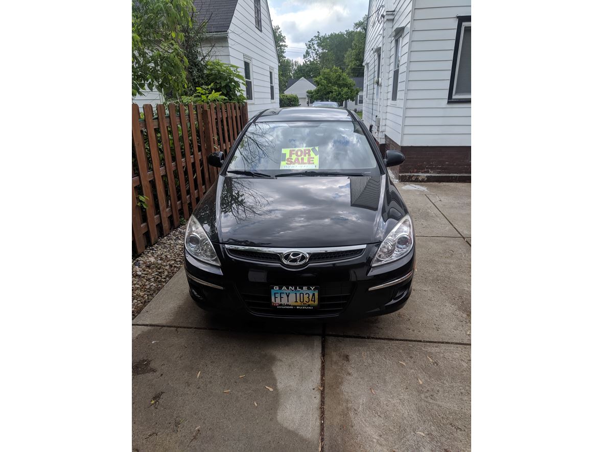 2011 Hyundai Elantra Touring for sale by owner in Cleveland