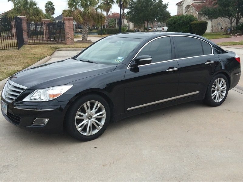 2009 Hyundai Genesis for sale by owner in SUGAR LAND