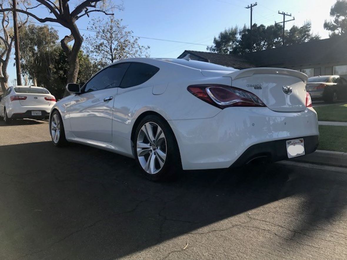 2010 Hyundai Genesis Coupe for sale by owner in Anaheim