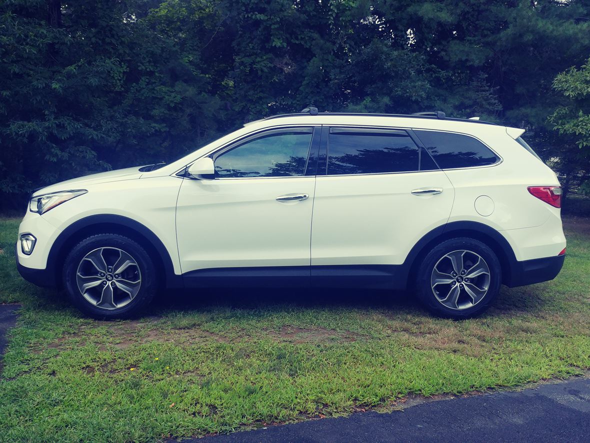 2013 Hyundai Santa Fe for sale by owner in East Taunton