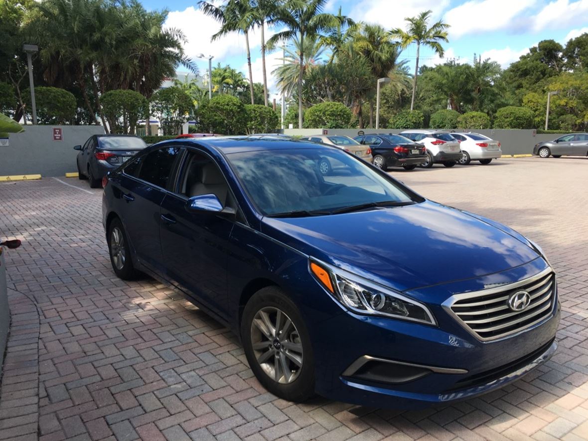 2016 Hyundai SE for sale by owner in Miami