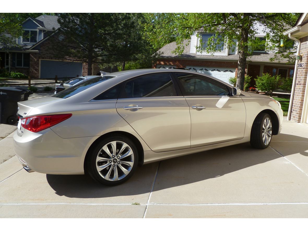 2011 Hyundai Sonata for sale by owner in Thornton