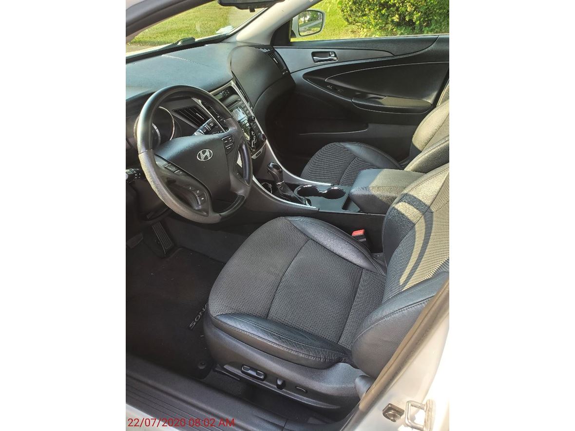 2012 Hyundai Sonata for sale by owner in Bay Shore